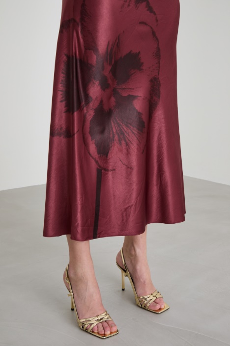 Falda midi de satén estampado