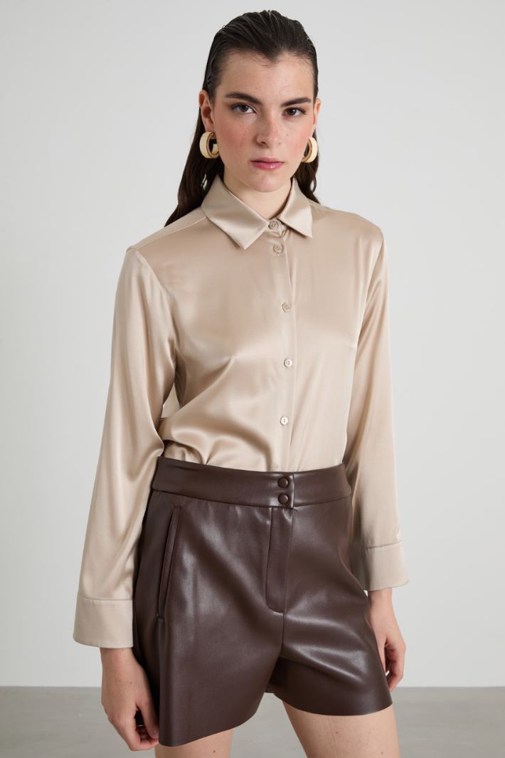 Camicia in raso di seta Intrend