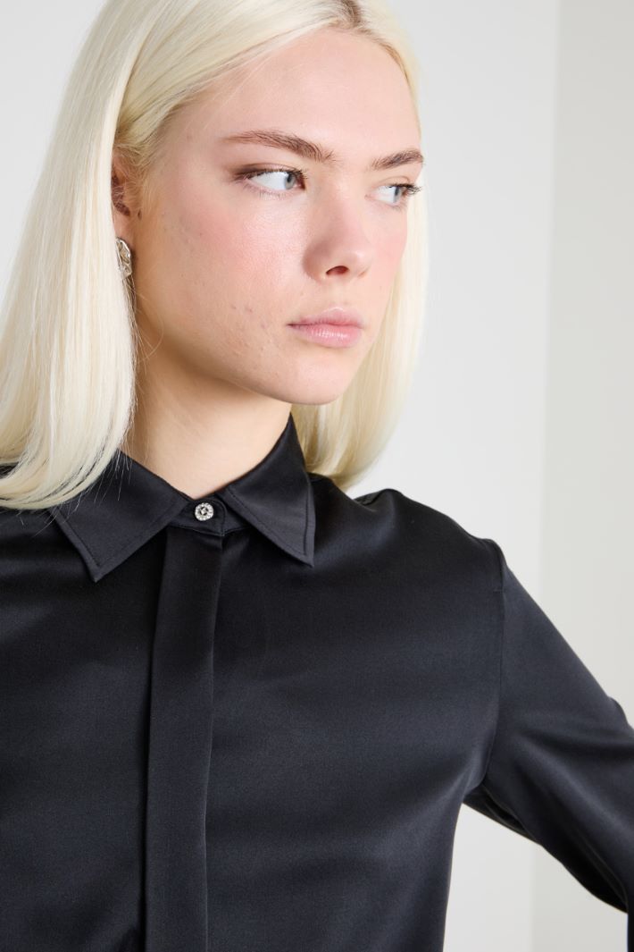 Camicia in raso di seta Intrend - 4