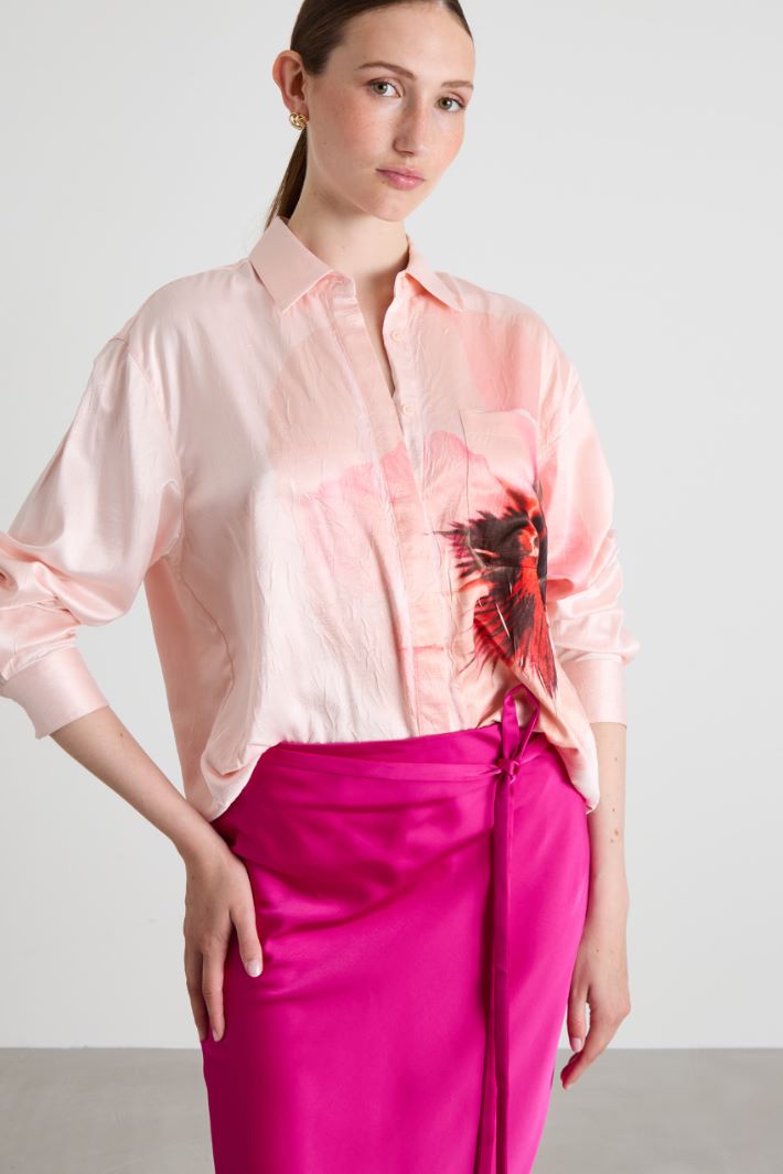 Camicia in raso con stampa Intrend