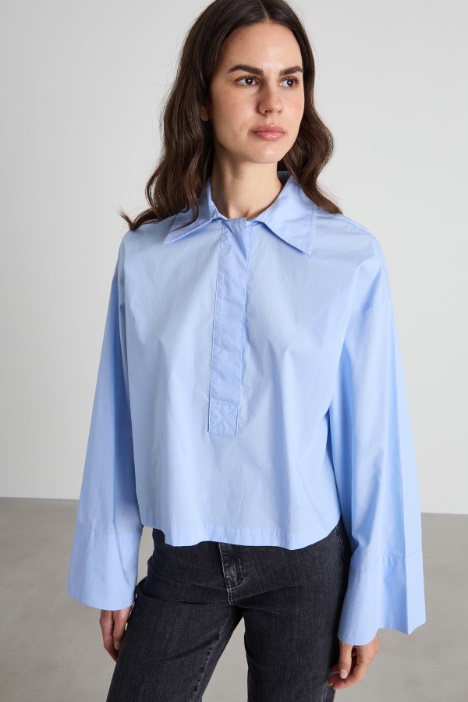 Camicia cropped con ricamo