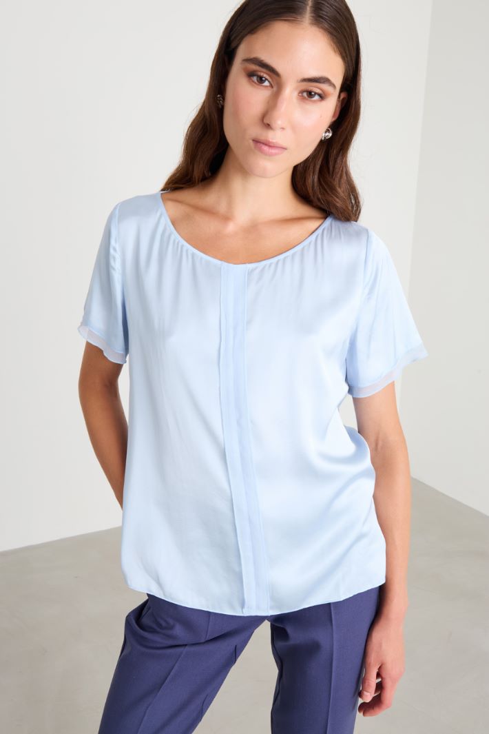 Blusa in raso e crépon Intrend