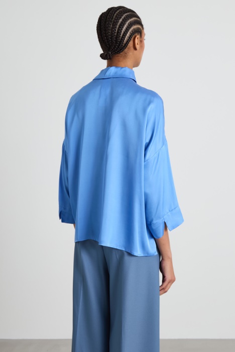 Camisa de satén fluida