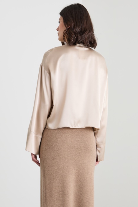 Blusa de raso de seda