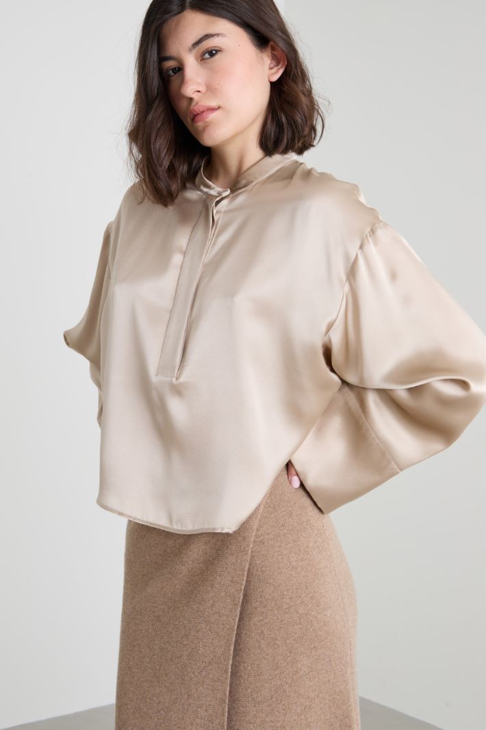 Blusa in raso di seta Intrend