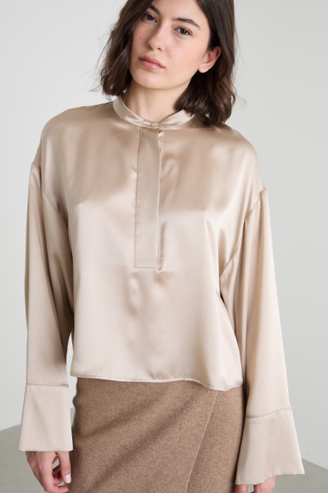 Blusa de raso de seda