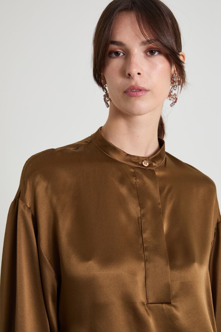 Blusa in raso di seta Intrend - 4