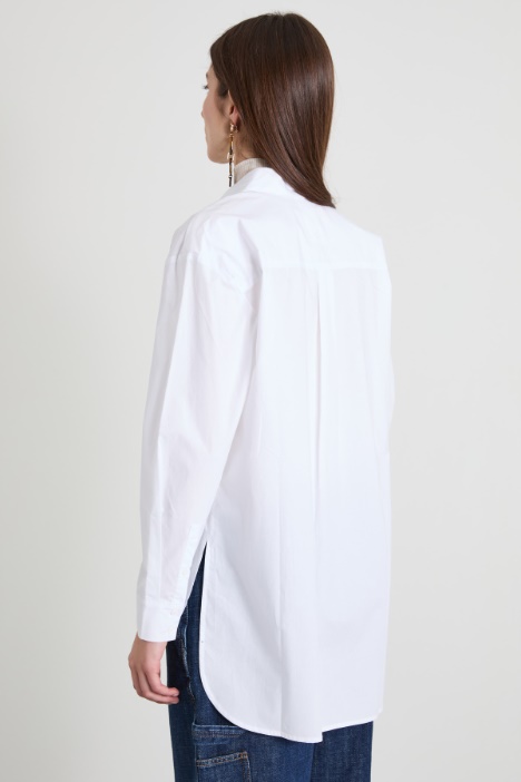 Camisa de popelina bordada