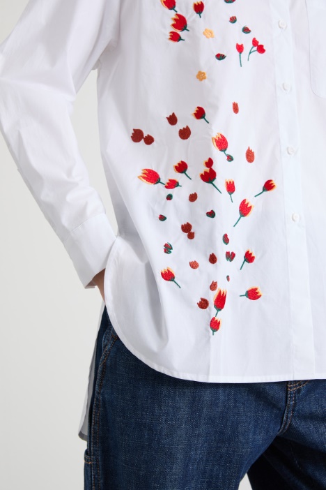 Camisa de popelina bordada