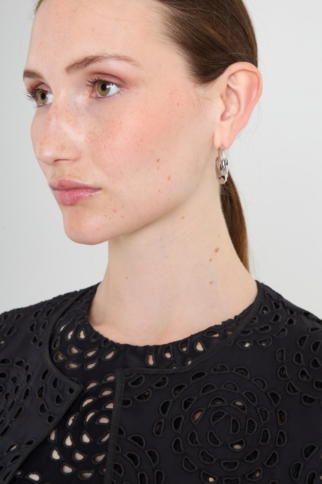 Spolverino in raso traforato