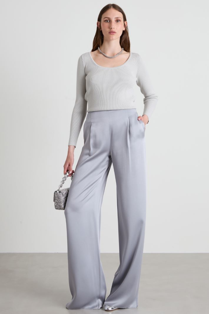 Pantaloni in enver satin lucido Intrend