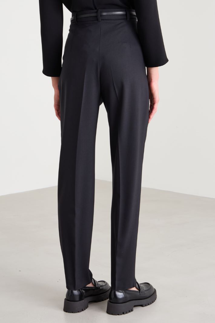 Pantaloni baggy in saglia