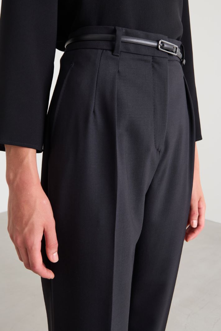 Pantaloni baggy in saglia