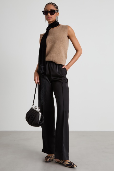 Loose satin trousers Intrend