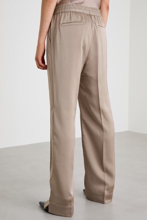 Pantaloni morbidi in raso