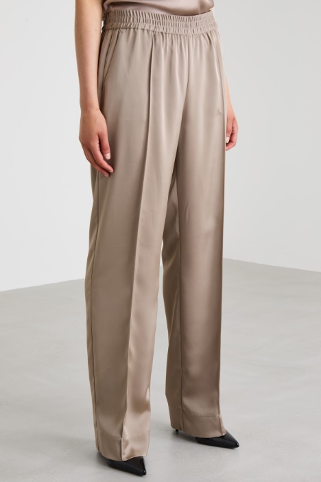 Pantaloni morbidi in raso