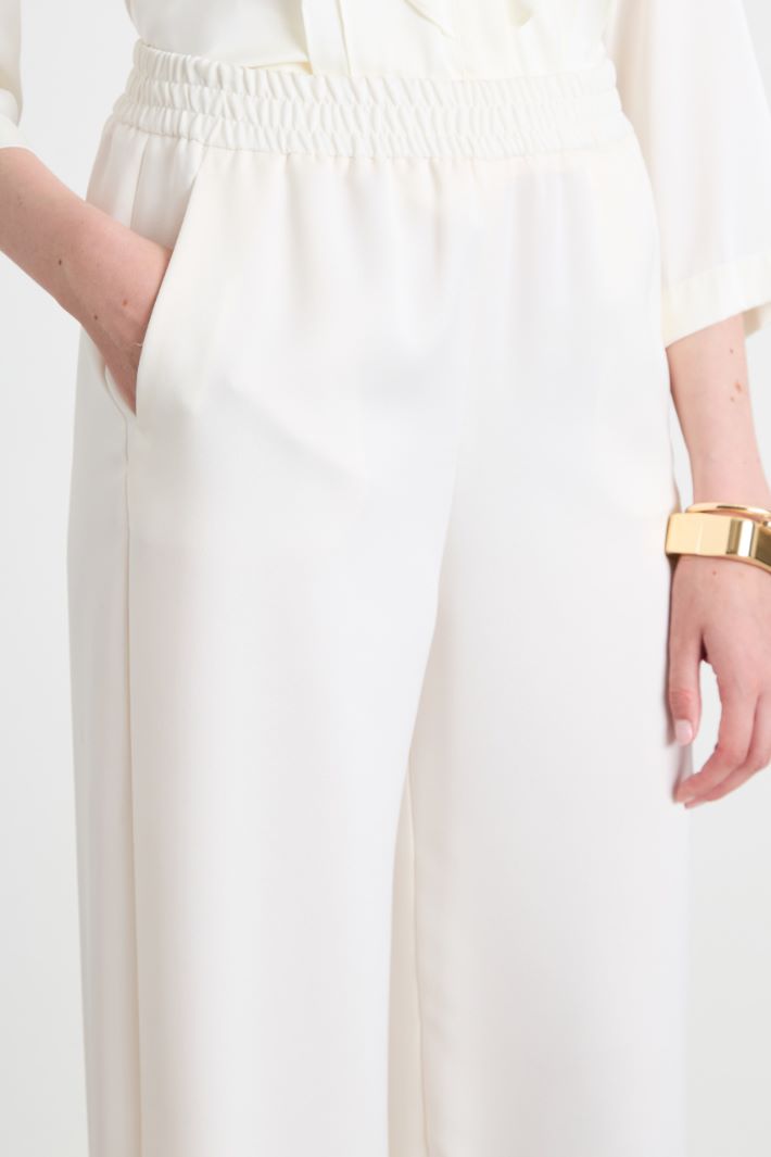 Pantaloni ampi in enver satin Intrend - 4