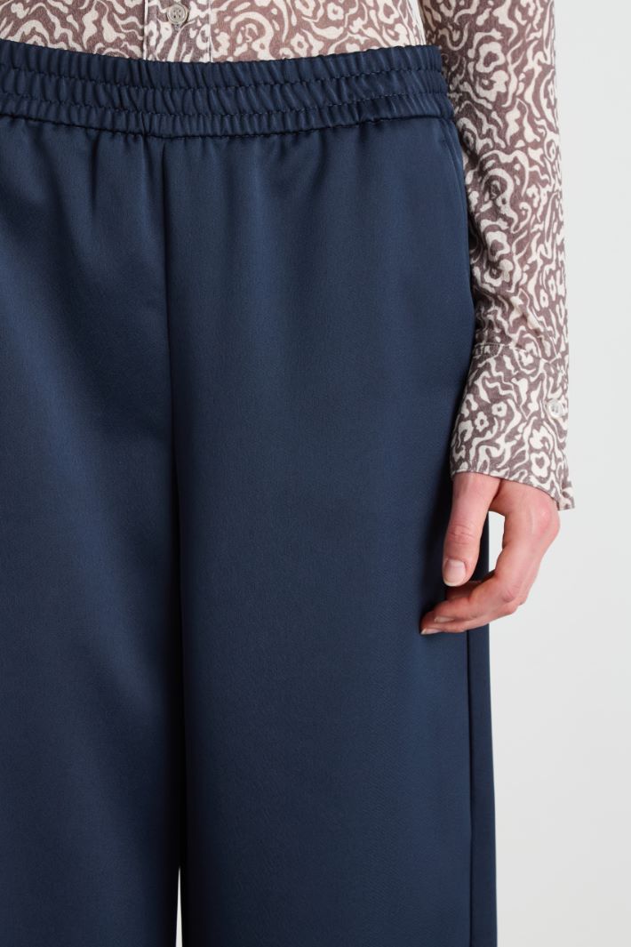 Pantaloni ampi in enver satin Intrend - 3
