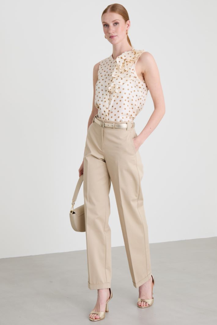 Pantaloni in gabardina Intrend