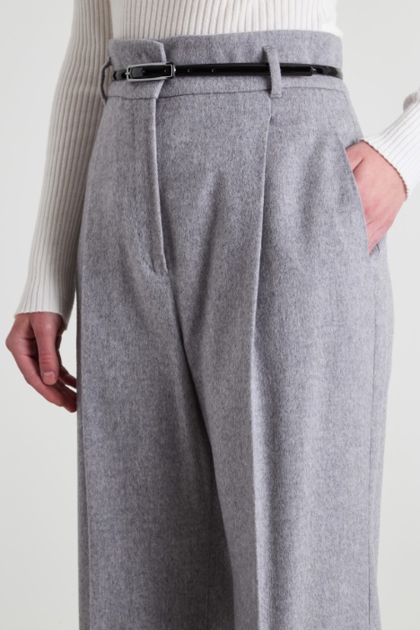 Pantaloni in drap di lana