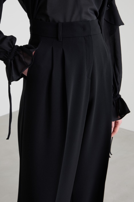 Pantalone fluido in cady