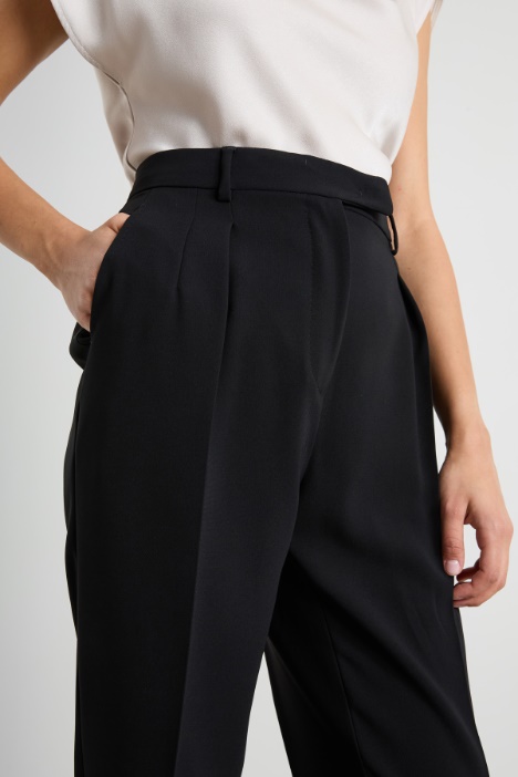 Pantaloni in cady con pinces