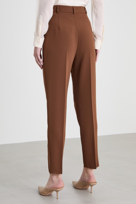 Pantaloni in cady con pinces