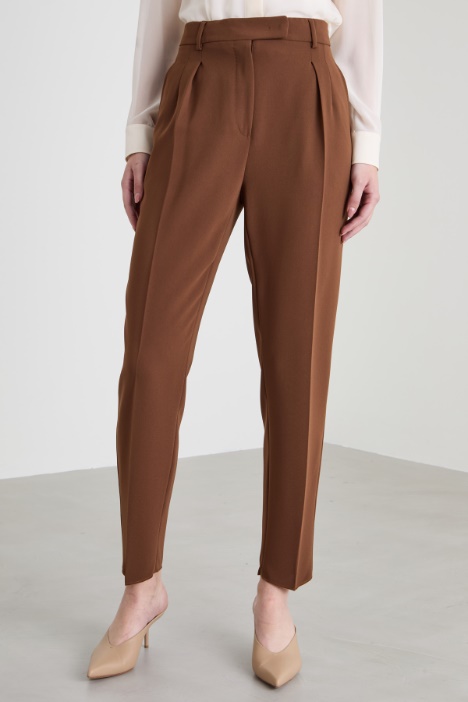 Pantaloni in cady con pinces