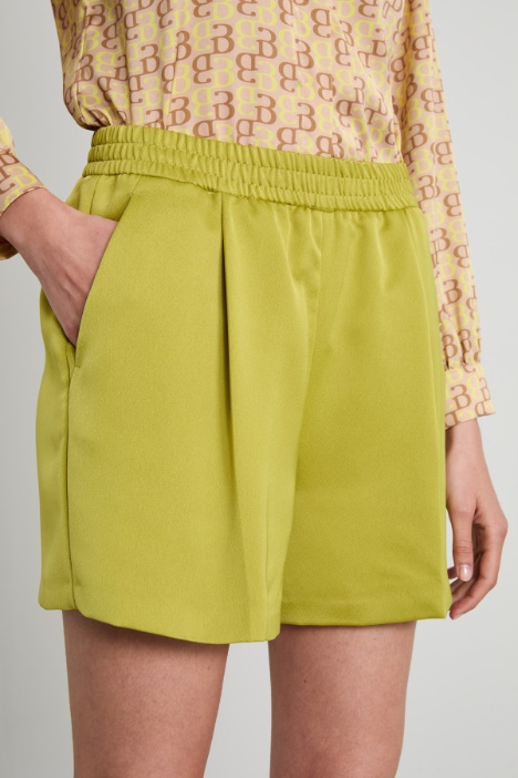 Shorts in envers satin