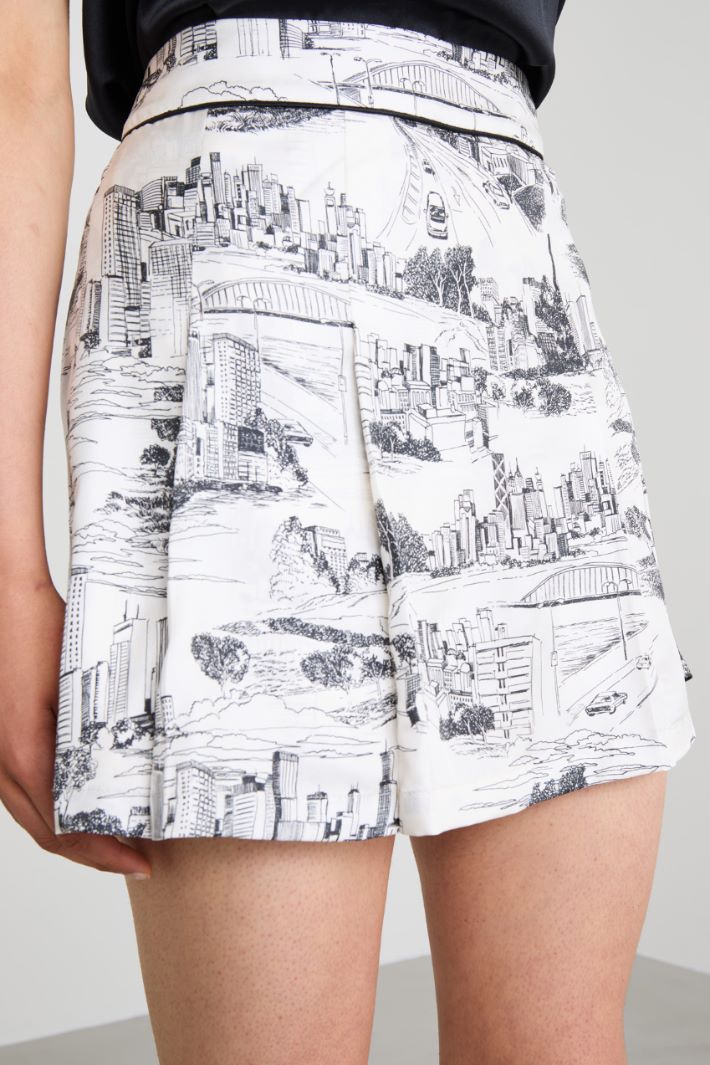 Shorts in twill di seta