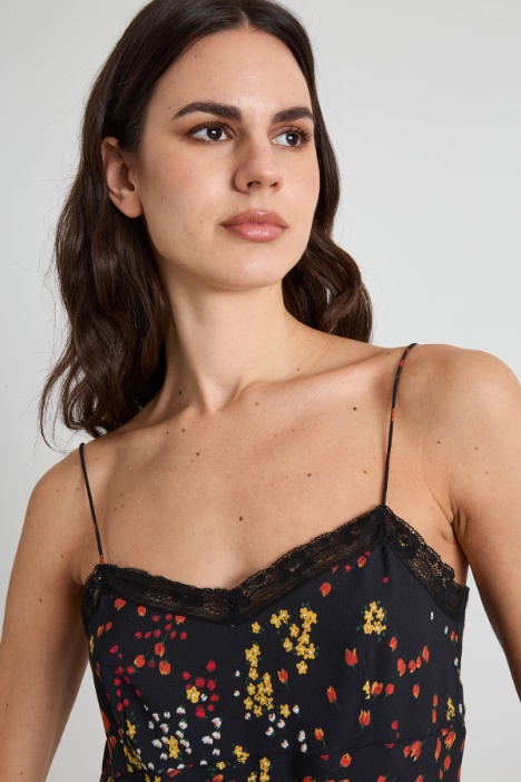 Top sottoveste in crépe e pizzo