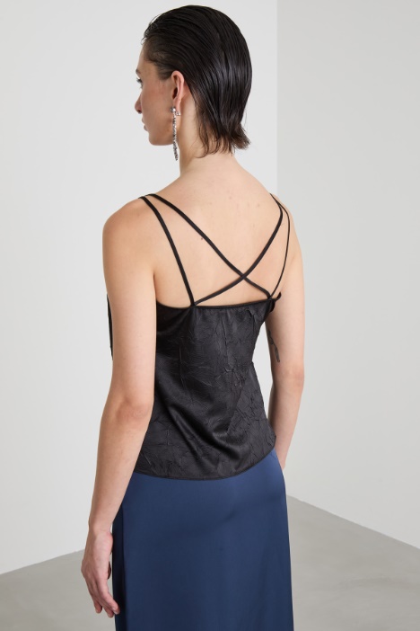 Top in raso con pizzo