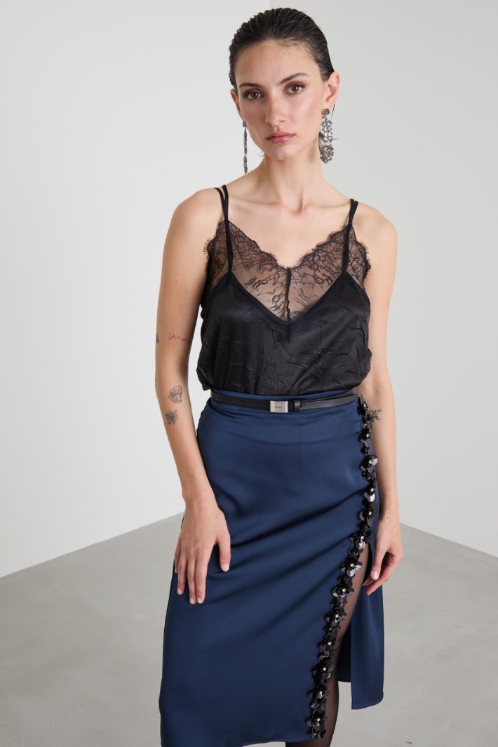 Satin top with lace Intrend - 3