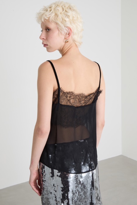 Top in georgette e pizzo