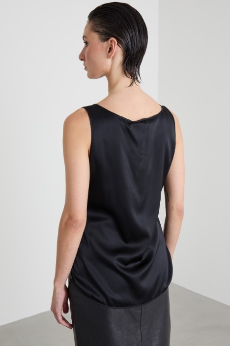 Top de raso de seda elástico