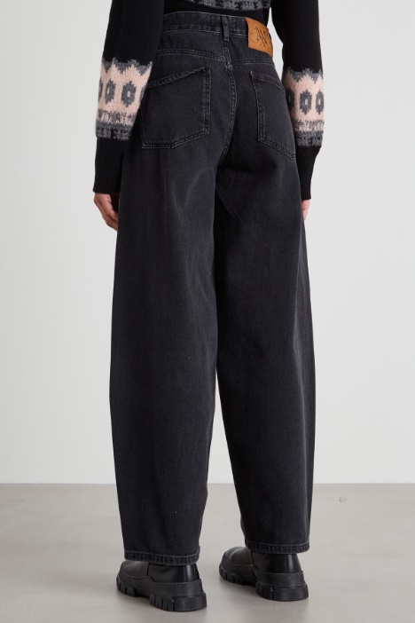 Vaqueros con pernera ancha