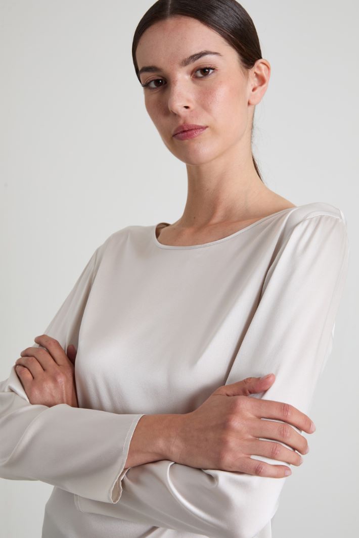 Blusa in raso di seta Intrend - 4