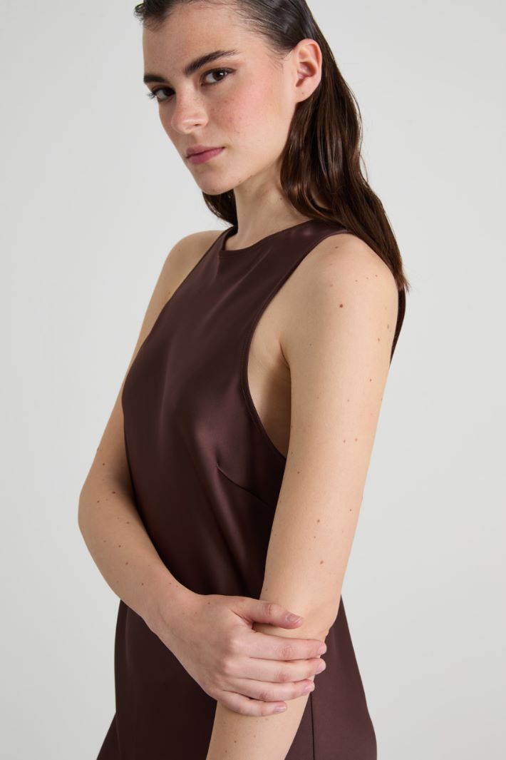 Flared satin dress Intrend - 4
