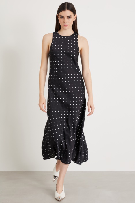 Abito svasato in raso