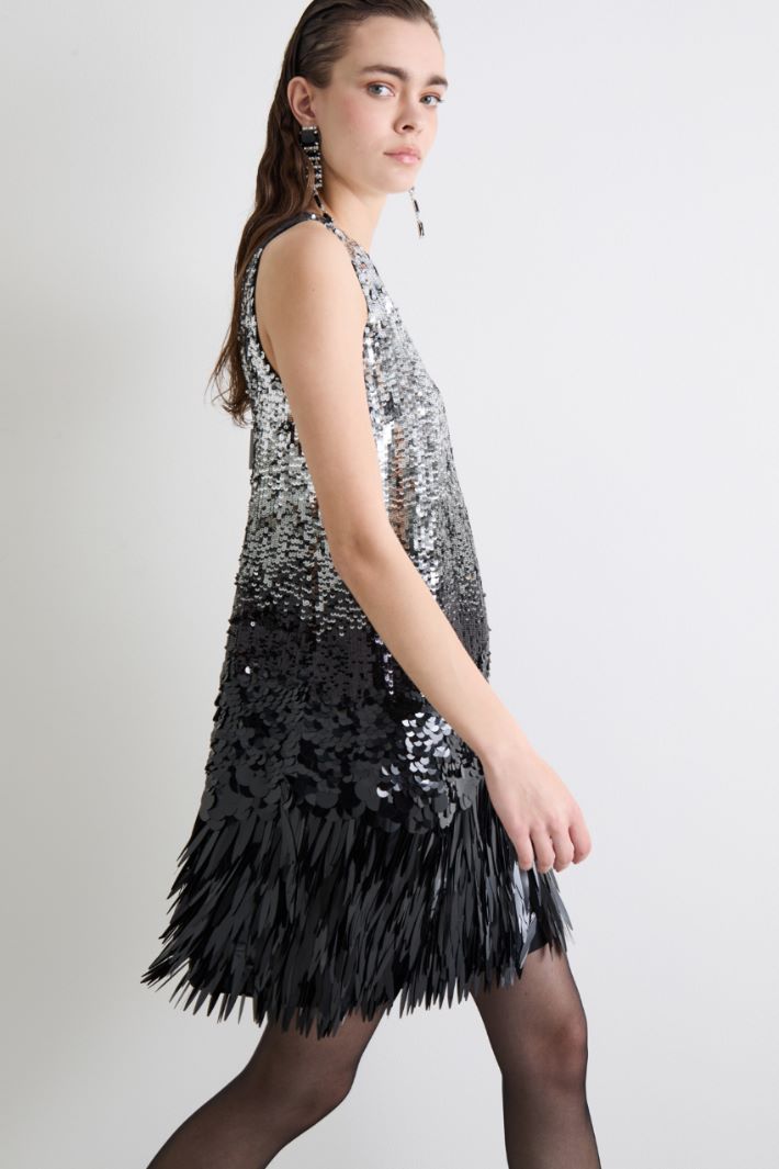 Dress with gradient sequins Intrend - 4