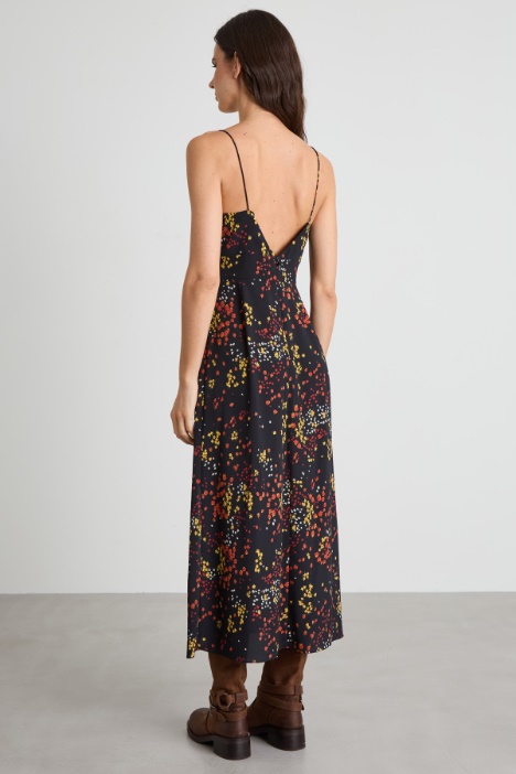 Vestido slip con abertura