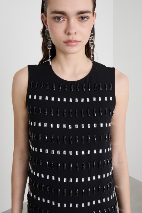 Vestido con bordado joya