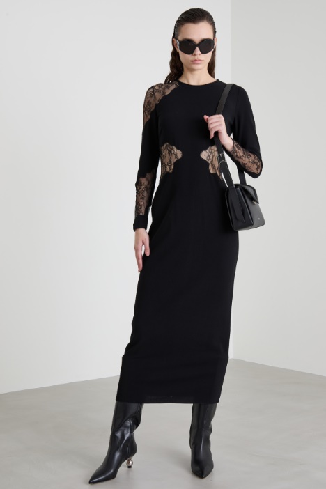 Dress with lace details Intrend