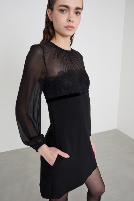 Minivestido de seda y cady