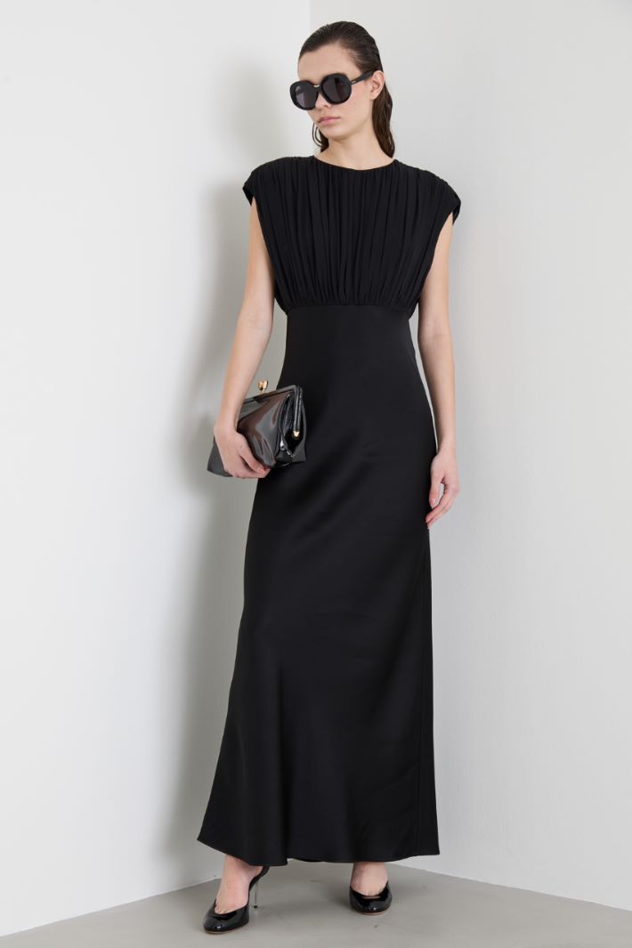 Abito in georgette e enver satin Intrend