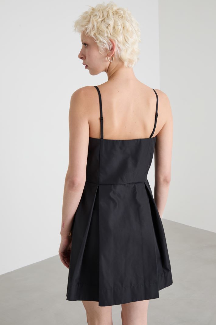 Duchesse corolla dress Intrend - 3