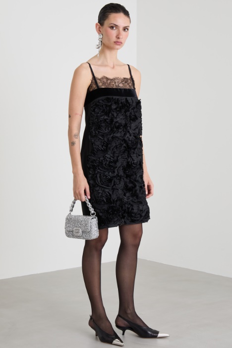 Dress with three-dimensional roses Intrend