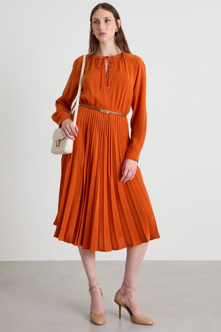 Light pleated cady dress Intrend