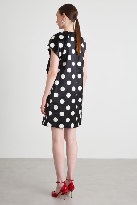 Abito corto in duchesse