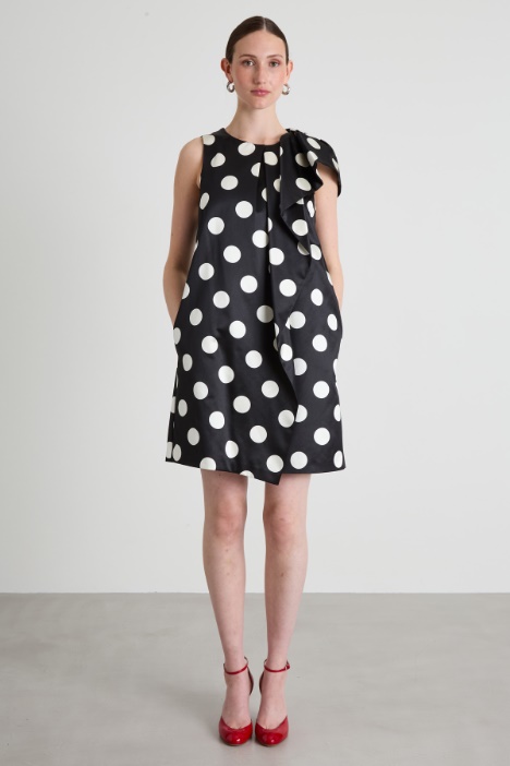 Abito corto in duchesse